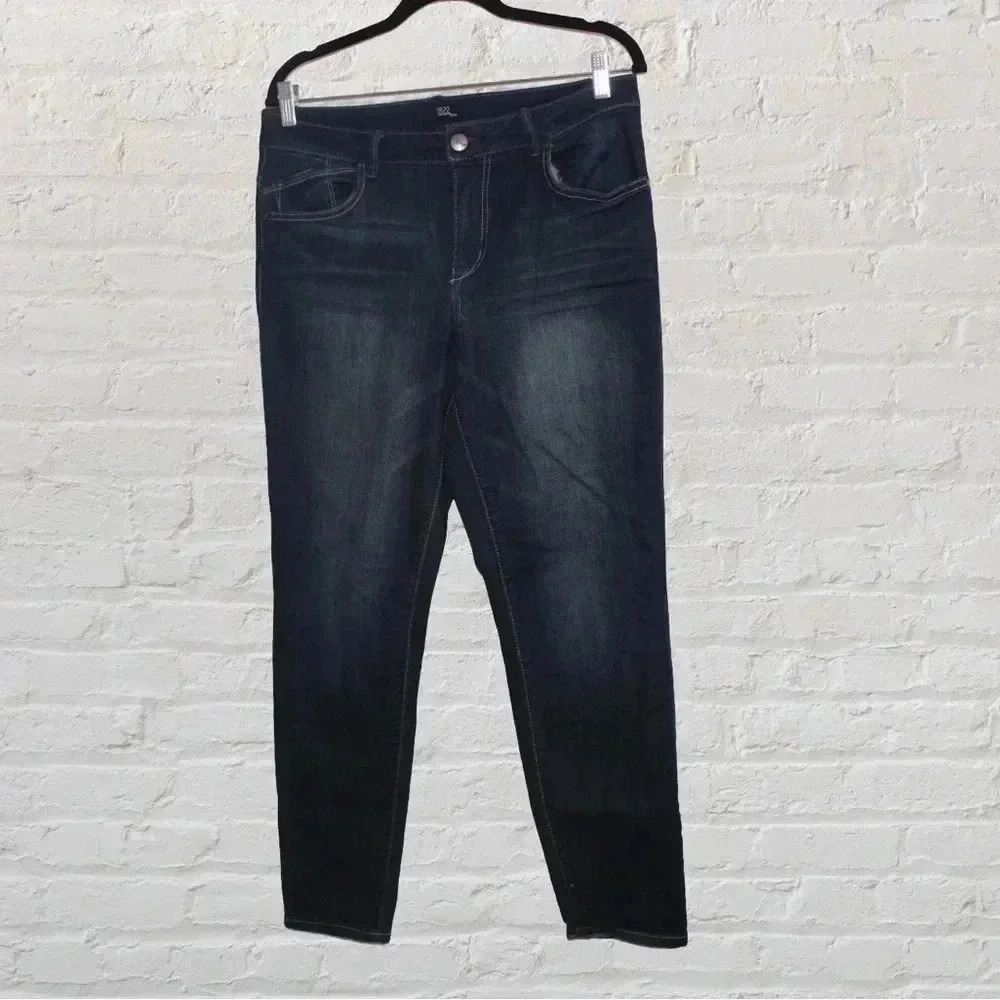 1822 Dark Wash Skinny Jeans